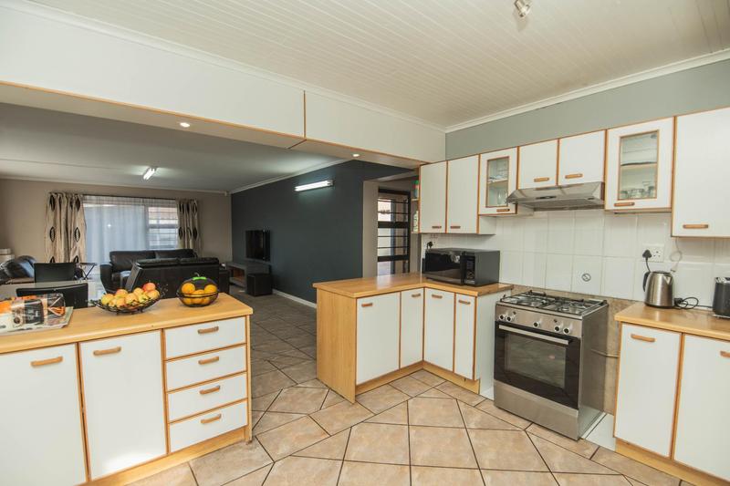 5 Bedroom Property for Sale in Bluewater Bay Eastern Cape